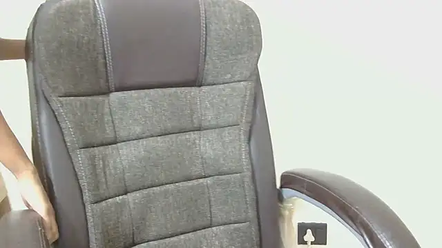 Exotic Shikha online show from November 14, 2025, 6:33 pm