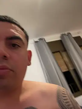 davidxxx099 online show from April 29, 2026, 10:05 pm