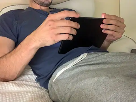 Just2Try online show from November 4, 2025, 8:23 pm