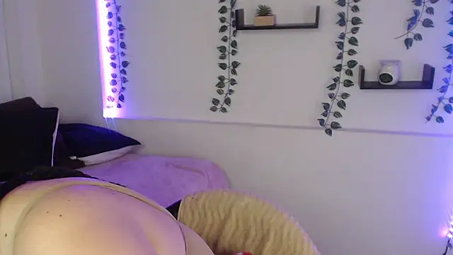 Snapshot of poison_doll2 chatting on October 18, 2025, 2:41 pm poison doll2 online show from October 18, 2025, 2:41 pm