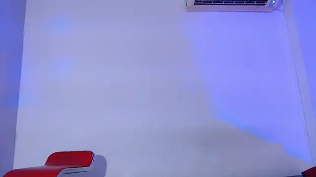 onixandghosty1 online show from April 7, 2026, 7:04 pm