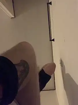 Snapshot of Allinside666 chatting on April 14, 2026, 7:52 pm Allinside666 online show from April 14, 2026, 7:52 pm