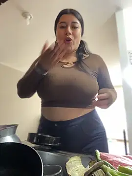 Snapshot of Tokio_Sakura chatting on November 8, 2025, 6:11 pm Tokio Sakura online show from November 8, 2025, 6:11 pm