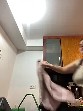 Snapshot of Tokio_Sakura chatting on September 13, 2025, 11:38 pm Tokio Sakura online show from September 13, 2025, 11:38 pm