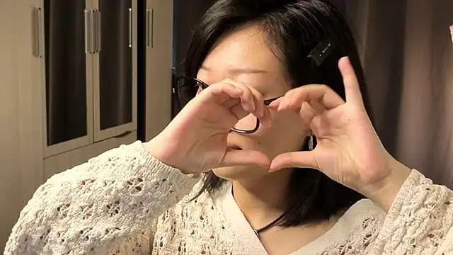  molly molly molly  online show from November 7, 2025, 12:31 pm