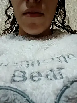 3Omar45 online show from December 4, 2025, 5:56 pm