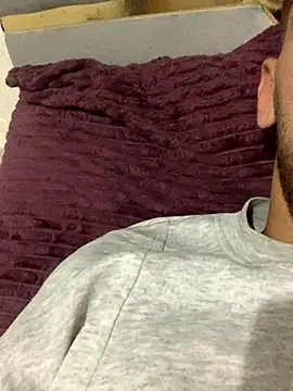 3Omar45 online show from November 17, 2025, 9:19 pm