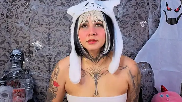 Snapshot of andrea_miller1 chatting on October 22, 2025, 10:08 pm andrea miller1 online show from October 22, 2025, 10:08 pm