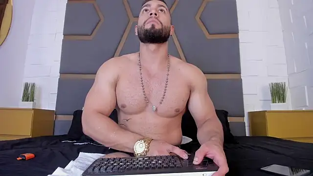 massimofiore  online show from September 20, 2025, 4:06 am