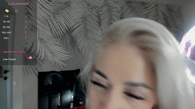 Kira Key online show from March 8, 2026, 2:04 am