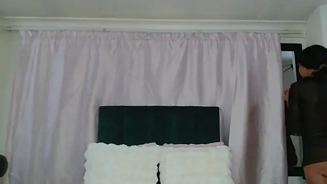 Snapshot of -cleowilliams- chatting on September 12, 2025, 2:50 pm -cleowilliams- online show from September 12, 2025, 2:50 pm