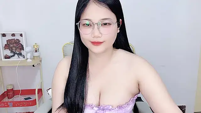 Snapshot of Dec-7758 chatting on April 29, 2026, 1:37 pm Dec-7758 online show from April 29, 2026, 1:37 pm