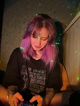 Snapshot of n1ghtcloud chatting on December 2, 2025, 8:54 pm n1ghtcloud online show from December 2, 2025, 8:54 pm