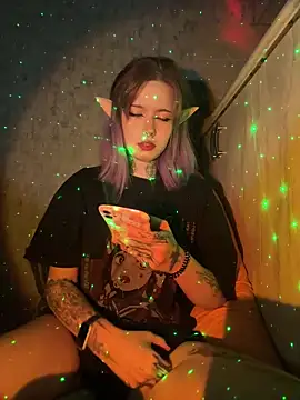 Snapshot of n1ghtcloud chatting on November 18, 2025, 7:28 pm n1ghtcloud online show from November 18, 2025, 7:28 pm