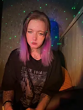 Snapshot of n1ghtcloud chatting on November 16, 2025, 10:24 pm n1ghtcloud online show from November 16, 2025, 10:24 pm