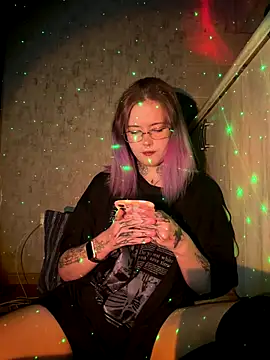 Snapshot of n1ghtcloud chatting on November 19, 2025, 7:14 pm n1ghtcloud online show from November 19, 2025, 7:14 pm