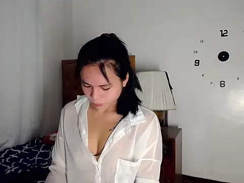 kera metina online show from March 12, 2026, 2:50 am