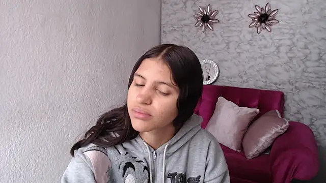 Snapshot of Evagirl69 chatting on February 19, 2026, 12:13 pm Evagirl69 online show from February 19, 2026, 12:13 pm