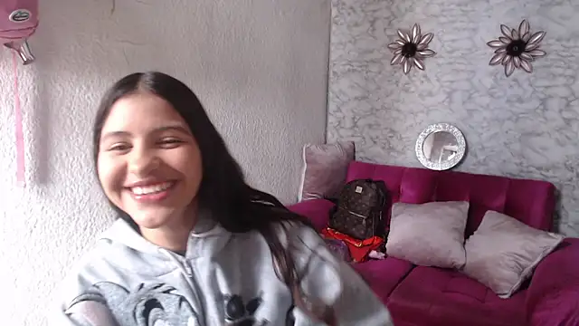 Snapshot of Evagirl69 chatting on June 8, 2026, 1:33 pm Evagirl69 online show from June 8, 2026, 1:33 pm