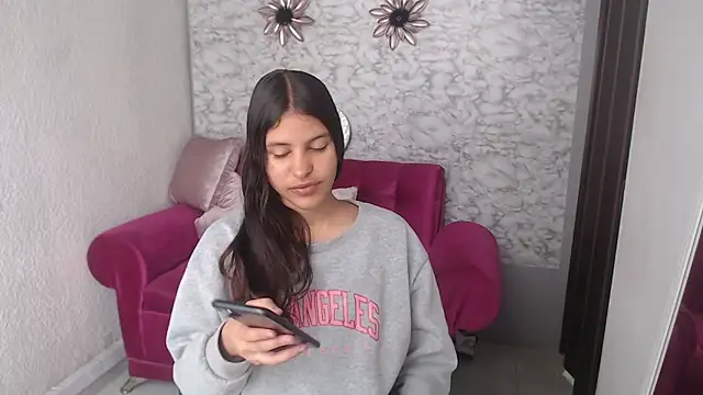 Snapshot of Evagirl69 chatting on September 18, 2025, 6:11 pm Evagirl69 online show from September 18, 2025, 6:11 pm