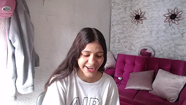 Snapshot of Evagirl69 chatting on June 18, 2026, 12:32 pm Evagirl69 online show from June 18, 2026, 12:32 pm