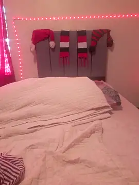 Vickysweeeettt online show from December 14, 2025, 6:57 pm