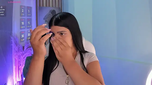 Snapshot of PauliinaBelle_ chatting on April 13, 2026, 1:15 pm PauliinaBelle online show from April 13, 2026, 1:15 pm