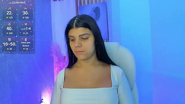 Snapshot of PauliinaBelle_ chatting on April 14, 2026, 12:10 pm PauliinaBelle online show from April 14, 2026, 12:10 pm