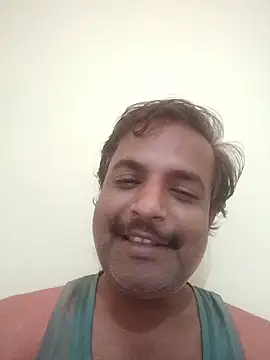 Snapshot of vardh033 chatting on September 17, 2025, 8:05 am vardh033 online show from September 17, 2025, 8:05 am