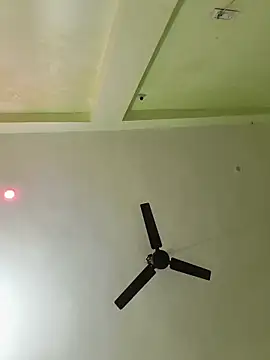 Snapshot of vardh033 chatting on October 31, 2025, 6:21 am vardh033 online show from October 31, 2025, 6:21 am