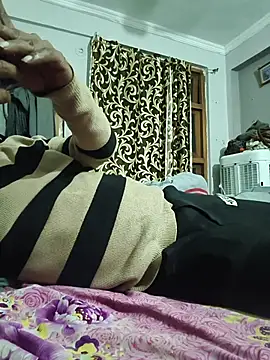 vardh033 online show from February 18, 2026, 5:53 pm