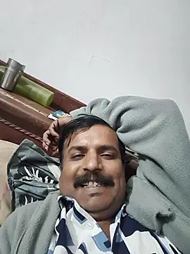 Snapshot of vardh033 chatting on November 10, 2025, 9:36 am vardh033 online show from November 10, 2025, 9:36 am