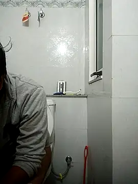 vardh033 online show from March 25, 2026, 2:44 am