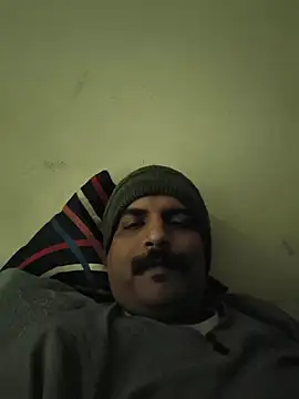 Snapshot of vardh033 chatting on November 14, 2025, 8:23 pm vardh033 online show from November 14, 2025, 8:23 pm