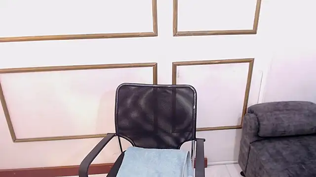Snapshot of veronica_em1 chatting on April 11, 2026, 1:15 pm veronica em1 online show from April 11, 2026, 1:15 pm