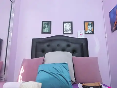 monalind220 online show from March 10, 2026, 1:26 pm