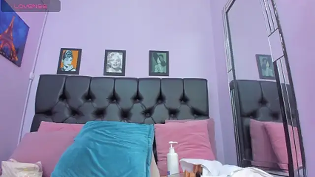 monalind220 online show from February 24, 2026, 2:07 pm