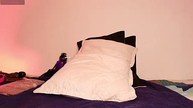  alanarosse  online show from November 2, 2025, 3:11 am