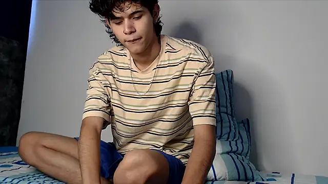 Snapshot of alexmark_ chatting on June 12, 2026, 1:53 pm alexmark online show from June 12, 2026, 1:53 pm