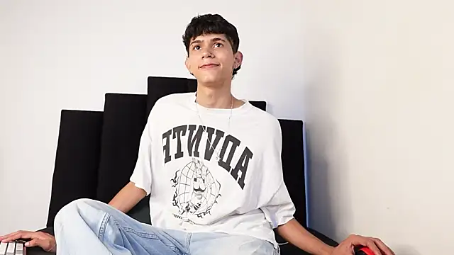 alexmark  online show from October 14, 2025, 7:14 pm