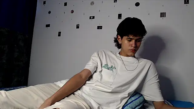 Snapshot of alexmark_ chatting on May 13, 2026, 5:42 pm alexmark online show from May 13, 2026, 5:42 pm