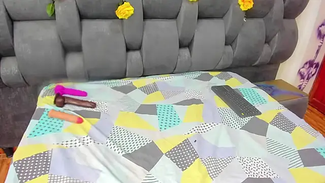 vyumekoper online show from November 14, 2025, 9:18 pm