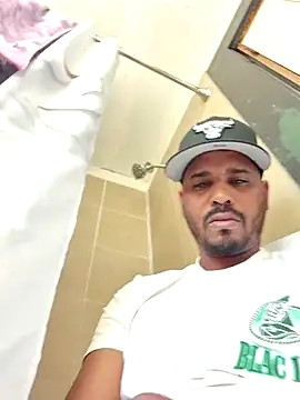 Snapshot of Danypeluche chatting on October 18, 2025, 7:38 pm Danypeluche online show from October 18, 2025, 7:38 pm