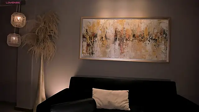 Snapshot of TiffannySins chatting on December 5, 2025, 3:05 am TiffannySins online show from December 5, 2025, 3:05 am