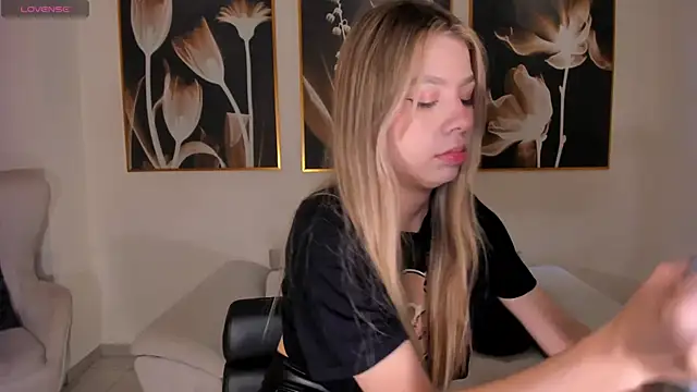 TiffannySins online show from May 30, 2026, 5:40 pm
