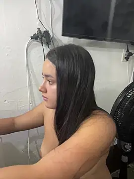 Luciaparker03 online show from May 28, 2026, 2:12 pm