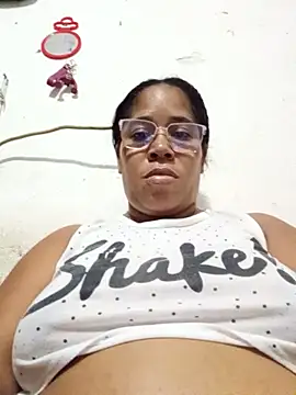 Snapshot of Big_ass_submissive chatting on June 11, 2026, 5:04 am Big ass submissive online show from June 11, 2026, 5:04 am
