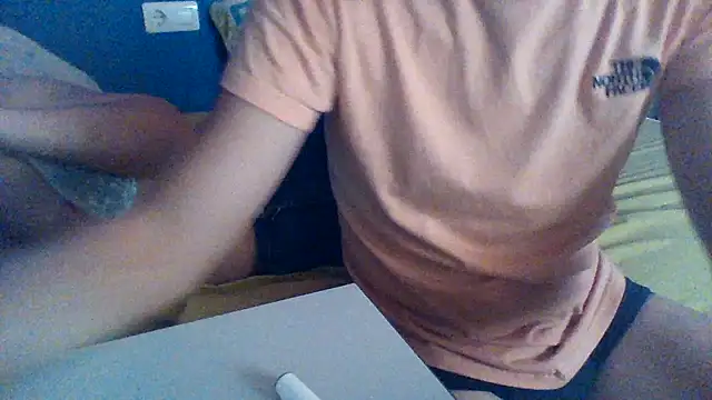 Snapshot of bonnieclydeeee chatting on November 25, 2025, 11:27 pm bonnieclydeeee online show from November 25, 2025, 11:27 pm