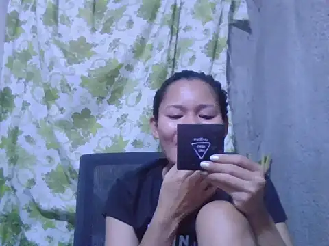 Snapshot of Sweeetgurll chatting on November 19, 2025, 8:47 am Sweeetgurll online show from November 19, 2025, 8:47 am