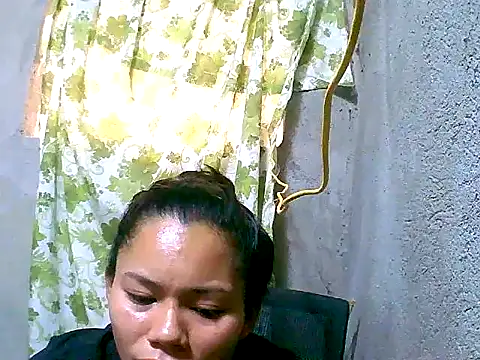 Snapshot of Sweeetgurll chatting on November 28, 2025, 5:07 am Sweeetgurll online show from November 28, 2025, 5:07 am